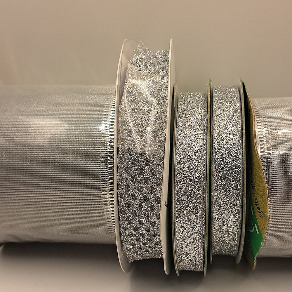 6 Silver Metalic Christmas Craft Ribbons - Picture 3 of 9